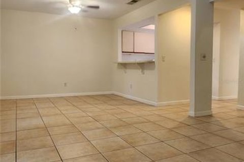 Condominio en alquiler en Gainesville, Florida, 3 dormitorios, 119.84 m2 № 1833241 - foto 7