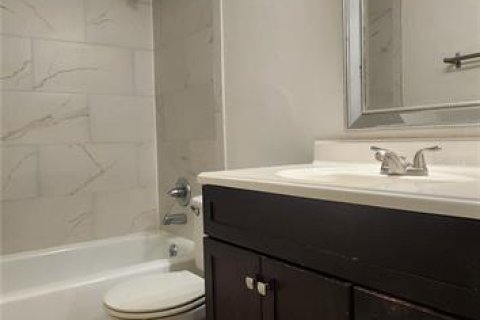 Condominio en alquiler en Gainesville, Florida, 3 dormitorios, 119.84 m2 № 1833241 - foto 5