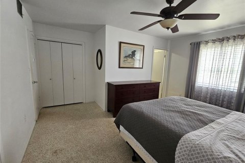 Villa ou maison à louer à Sun City Center, Floride: 2 chambres, 144 m2 № 2304930 - photo 23