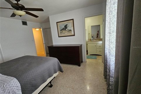 Villa ou maison à louer à Sun City Center, Floride: 2 chambres, 144 m2 № 2304930 - photo 21