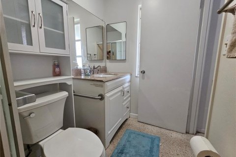 Villa ou maison à louer à Sun City Center, Floride: 2 chambres, 144 m2 № 2304930 - photo 24