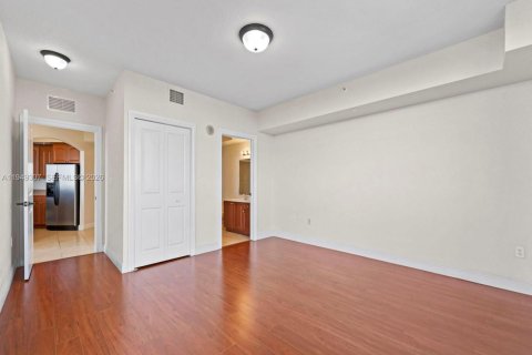 Купить кондоминиум в Майами, Флорида 2 спальни, 112.69м2, № 2089268 - фото 27