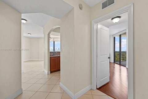 Купить кондоминиум в Майами, Флорида 2 спальни, 112.69м2, № 2089268 - фото 5