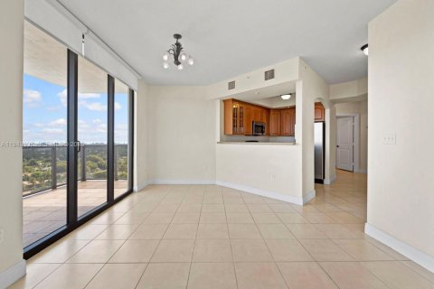 Купить кондоминиум в Майами, Флорида 2 спальни, 112.69м2, № 2089268 - фото 12