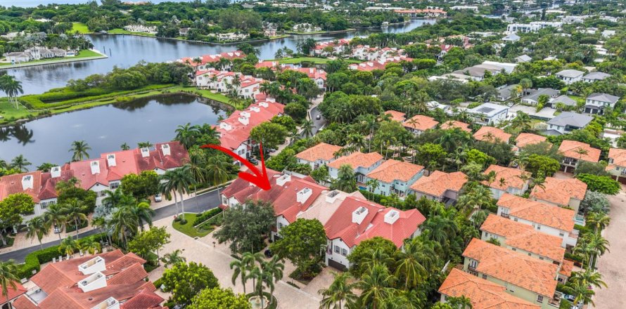 Townhouse in Delray Beach, Florida 3 bedrooms, 267.93 sq.m. № 2392017