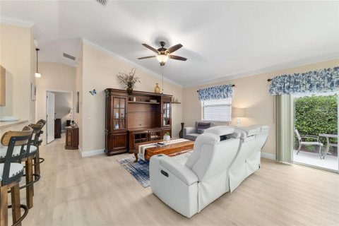 Villa ou maison à vendre à The Villages, Floride: 2 chambres, 107.4 m2 № 1782458 - photo 15