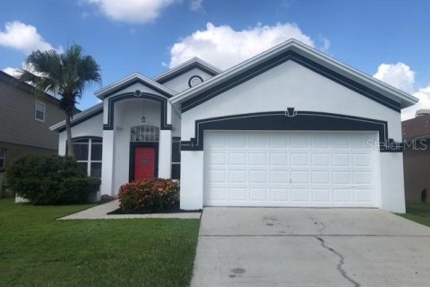 House in Brandon, Florida 3 bedrooms, 152.82 sq.m. № 1886229 - photo 1