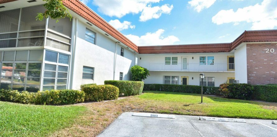 Condo in Stuart, Florida, 1 bedroom № 2185205