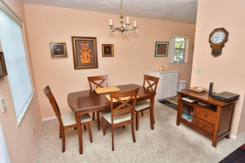 Condo in Stuart, Florida, 1 bedroom № 2185205 - photo 10