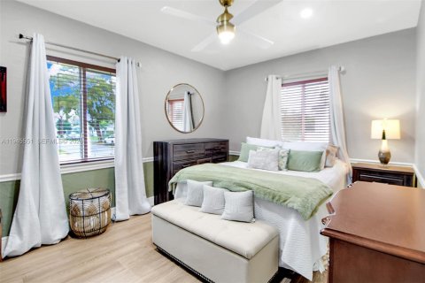 House in Miami, Florida 3 bedrooms, 144.65 sq.m. № 2003138 - photo 19