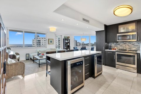 Copropriété à vendre à Miami Beach, Floride: 2 chambres, 135.17 m2 № 2017307 - photo 12