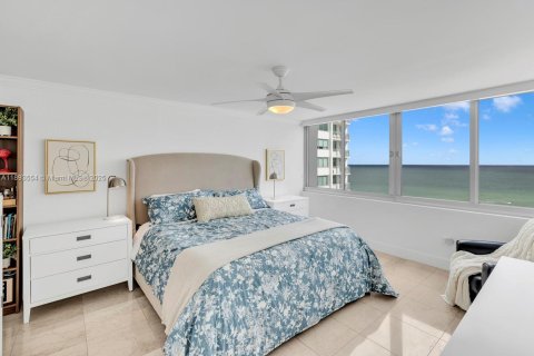 Copropriété à vendre à Miami Beach, Floride: 2 chambres, 135.17 m2 № 2017307 - photo 18