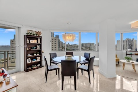 Copropriété à vendre à Miami Beach, Floride: 2 chambres, 135.17 m2 № 2017307 - photo 5