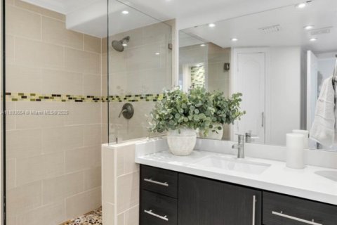 Copropriété à vendre à Miami Beach, Floride: 2 chambres, 135.17 m2 № 2017307 - photo 15