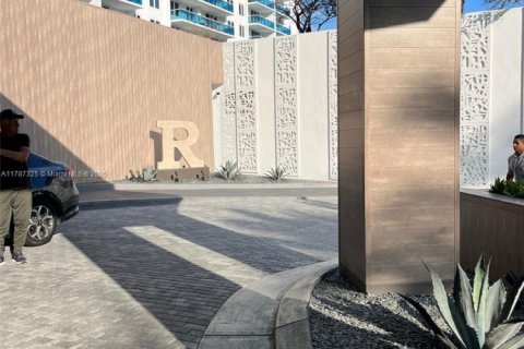 Condo in Miami Beach, Florida, 1 bedroom  № 1960908 - photo 12