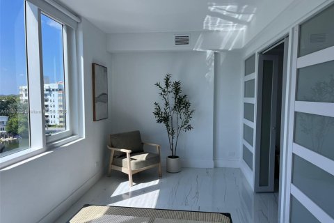 Condo in Miami Beach, Florida, 1 bedroom  № 1960908 - photo 8