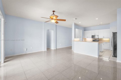 House in Miramar, Florida 5 bedrooms, 248.42 sq.m. № 1726344 - photo 30