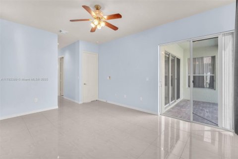 House in Miramar, Florida 5 bedrooms, 248.42 sq.m. № 1726344 - photo 7