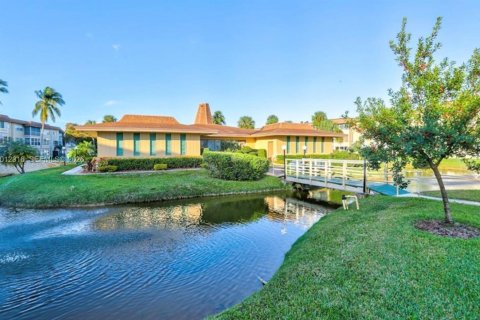 Condominio en alquiler en Lauderdale Lakes, Florida, 2 dormitorios № 2074800 - foto 6