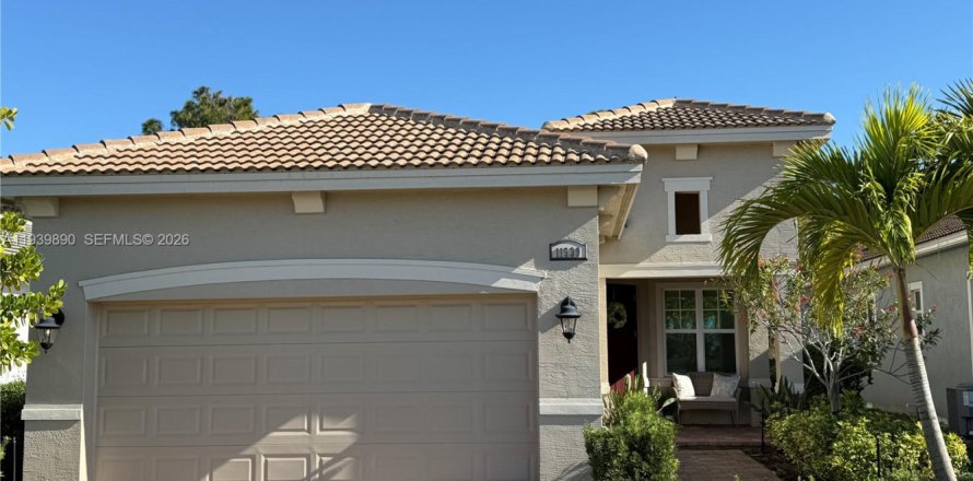 Дом в Порт-Сент-Луси, Флорида 3 спальни, 152.92м2 № 1997287