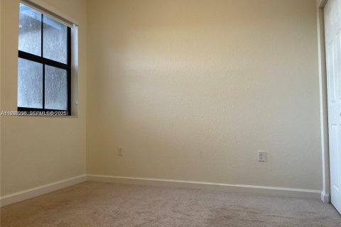 Touwnhouse à louer à Hialeah, Floride: 3 chambres, 143.07 m2 № 1987324 - photo 15
