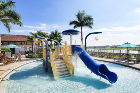 Touwnhouse à louer à Hialeah, Floride: 3 chambres, 143.07 m2 № 1987324 - photo 30