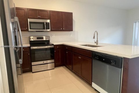 Touwnhouse à louer à Hialeah, Floride: 3 chambres, 143.07 m2 № 1987324 - photo 4