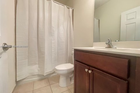 Touwnhouse à louer à Hialeah, Floride: 3 chambres, 143.07 m2 № 1987324 - photo 14