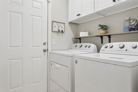 House in Tampa, Florida 3 bedrooms, 163.97 sq.m. № 2430730 - photo 21