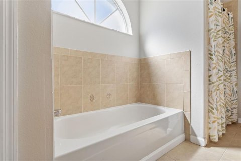House in Tampa, Florida 3 bedrooms, 163.97 sq.m. № 2430730 - photo 20