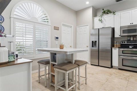 House in Tampa, Florida 3 bedrooms, 163.97 sq.m. № 2430730 - photo 12