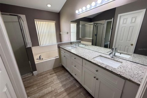House in Groveland, Florida 4 bedrooms, 169.27 sq.m. № 2167836 - photo 16