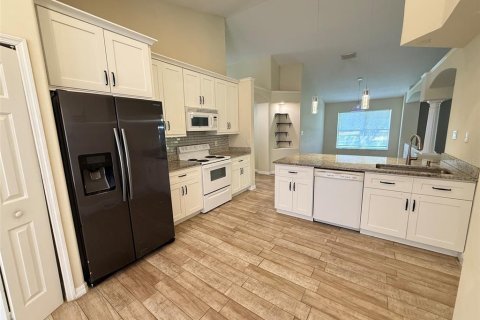 House in Groveland, Florida 4 bedrooms, 169.27 sq.m. № 2167836 - photo 6