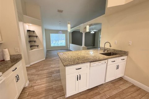 House in Groveland, Florida 4 bedrooms, 169.27 sq.m. № 2167836 - photo 5