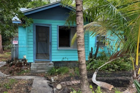 House in Fort Lauderdale, Florida 2 bedrooms, 67.63 sq.m. № 1865671 - photo 3