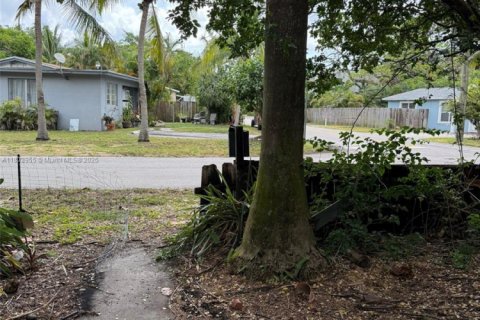 House in Fort Lauderdale, Florida 2 bedrooms, 67.63 sq.m. № 1865671 - photo 5