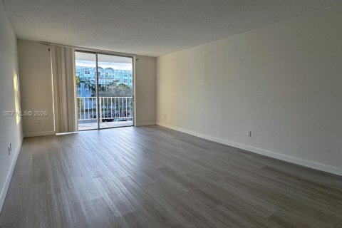 Copropriété à louer à Miami, Floride: 1 chambre, 76.74 m2 № 2002142 - photo 8