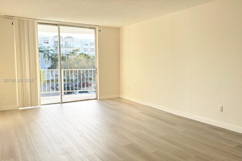 Copropriété à louer à Miami, Floride: 1 chambre, 76.74 m2 № 2002142 - photo 7