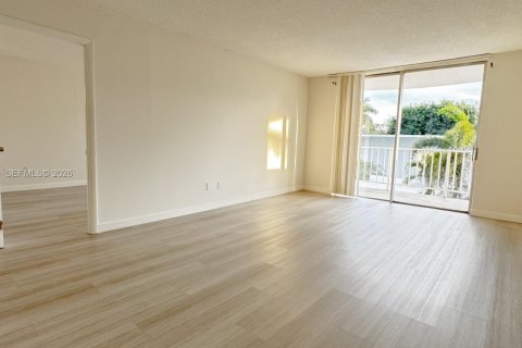 Copropriété à louer à Miami, Floride: 1 chambre, 76.74 m2 № 2002142 - photo 5