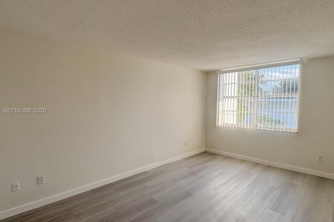 Copropriété à louer à Miami, Floride: 1 chambre, 76.74 m2 № 2002142 - photo 19