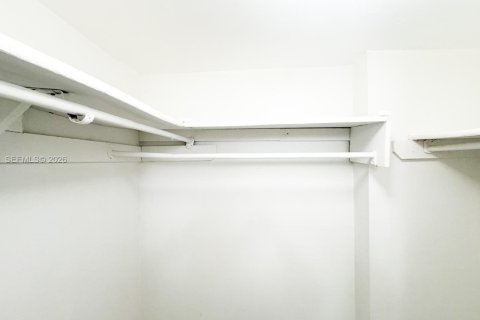 Copropriété à louer à Miami, Floride: 1 chambre, 76.74 m2 № 2002142 - photo 22