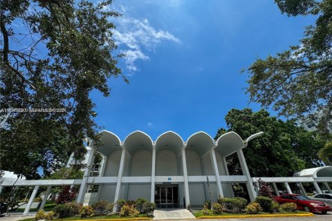 Copropriété à louer à Miami, Floride: 1 chambre, 76.74 m2 № 2002142 - photo 2