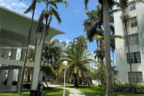 Copropriété à louer à Miami, Floride: 1 chambre, 76.74 m2 № 2002142 - photo 3