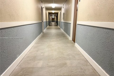 Copropriété à louer à Miami, Floride: 1 chambre, 76.74 m2 № 2002142 - photo 27