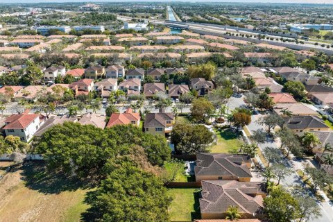 Купить виллу или дом в Хомстед, Флорида 1 комната, 290.69м2, № 2030523 - фото 21