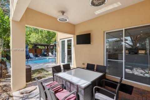 Купить виллу или дом в Хомстед, Флорида 1 комната, 290.69м2, № 2030523 - фото 9