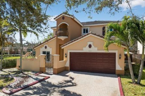 Купить виллу или дом в Хомстед, Флорида 1 комната, 290.69м2, № 2030523 - фото 2