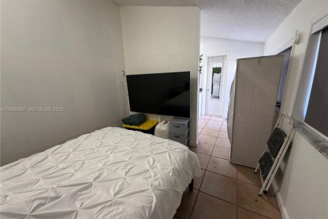 Immobilier commercial à louer à Hialeah, Floride: 1 chambre, 132.66 m2 № 1986484 - photo 5