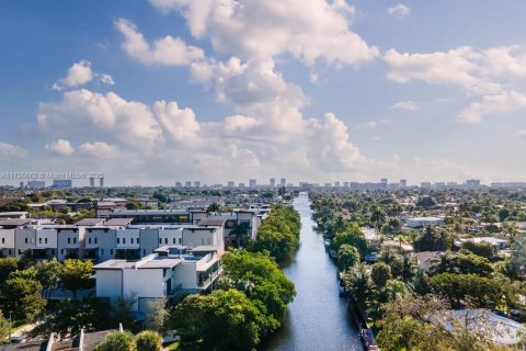 Commercial property in Pompano Beach, Florida № 1860164 - photo 7