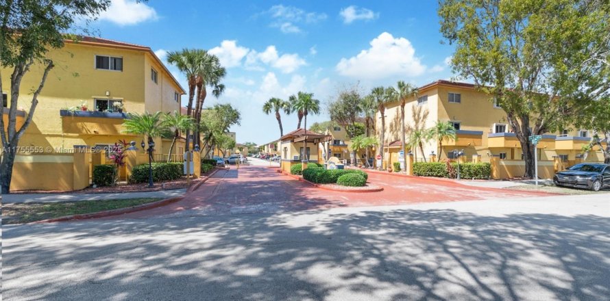 Condo in Miami, Florida, 2 bedrooms  № 1692772